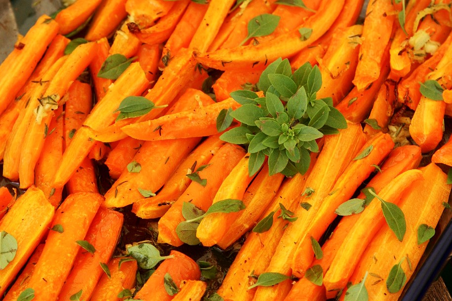 Karotten aus dem Backofen - zum Grillen oder als vegane Beilage