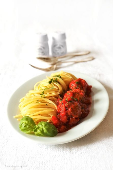 Polpette mit Tomatensoße und Spaghetti vegan