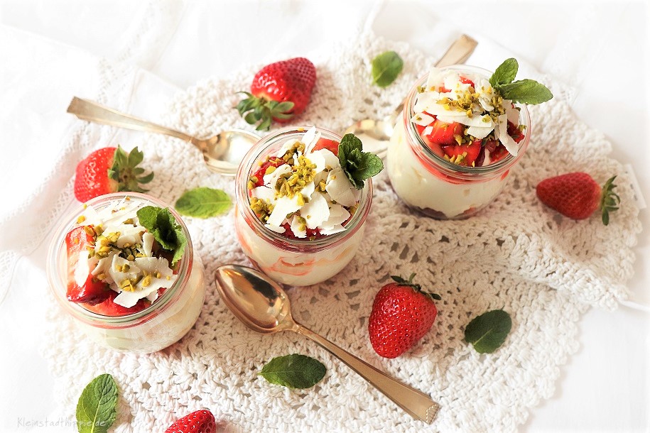 Vanille-Erdbeer-Dessert