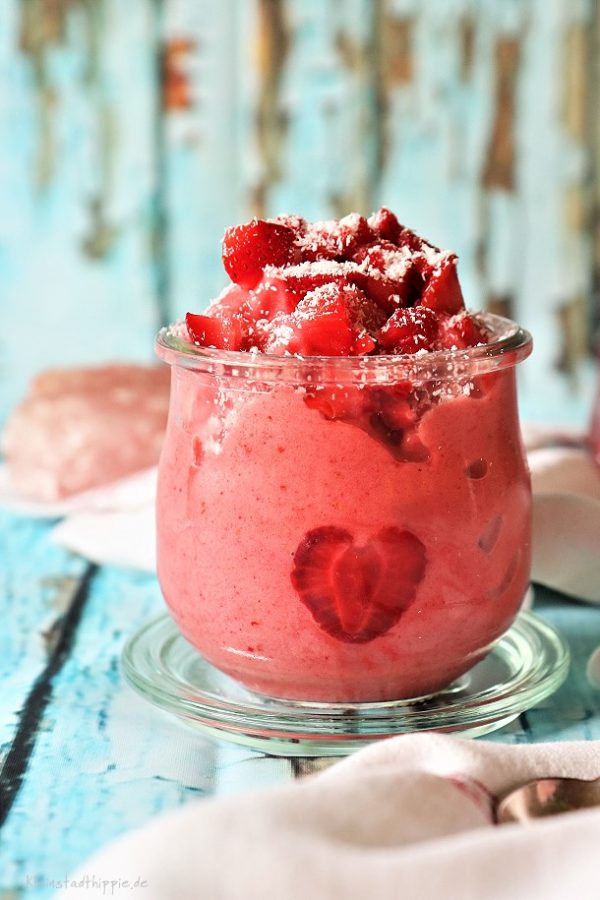 Rezept für Erdbeer Nicecream - Vegane Eiscreme ohne Eismaschine
