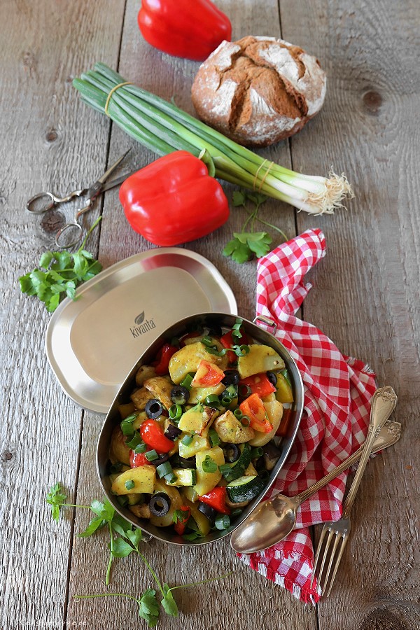 Bunter Ofengemüse-Kartoffelsalat für ein sommerliches Picknick mit byodo