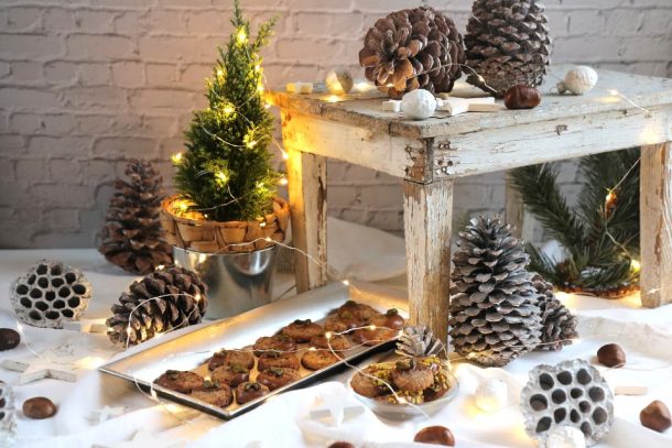 Maronenplätzchen / Maronikekse sind feine vegane Weihnachtsplätzchen mit Nougat und harmonischen Gewürzen wie Ingwer, Kardamom und Zimt.