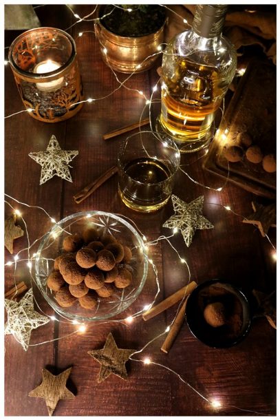 Whisky-Trüffel Weihnachtliche Whiskytrüffel - Rezept für vegane Pralinen - Pralinen DIY