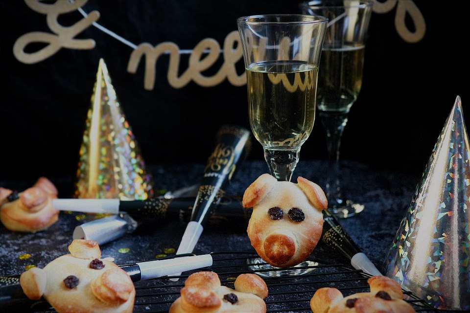 Schweinchen für Silvester Schweinchen für Neujahr selbst backen