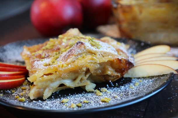 Apfellasagne, vegane Apfel-Lasagne, Süßspeise, Dessert Apfellasagne, vegane Apfel-Lasagne, Süßspeise, Dessert