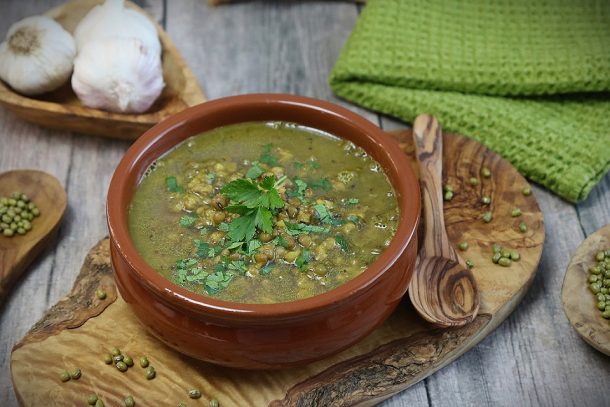 Mungbohnensuppe - Rezept für eine gesunde, ayurvedische, vegane Suppe aus Mungbohnen - Rezept mit Mungbohnen