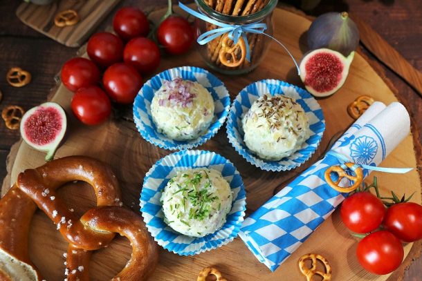 Kartoffelkäse / Erdäpfelkäs - veganer artoffelkäse / veganer, bayerischer Erdäpfelkäs / Rezept für eure Wiesnparty, für bayerische Brotzeit oder als Dip