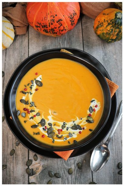 Ofen-Kürbissuppe, Herbstsuppe, Wintersuppe, Soulfood, Kürbissuppe aus dem Backofen