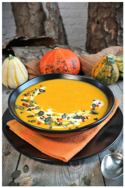 Ofen-Kürbissuppe, Herbstsuppe, Wintersuppe, Soulfood, Kürbissuppe aus dem Backofen