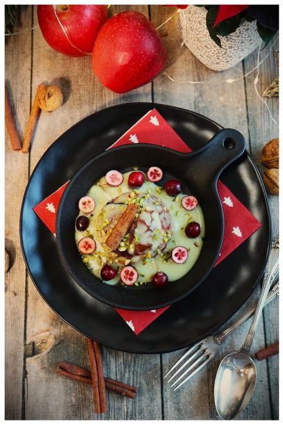 Bratapfel, Vanillesoße & Cranberries. Veganes Weihnachtsdessert