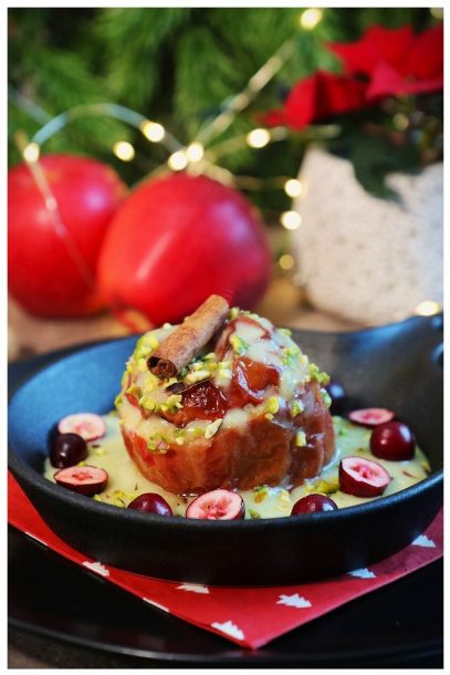 Bratapfel, Vanillesoße & Cranberries. Veganes Weihnachtsdessert