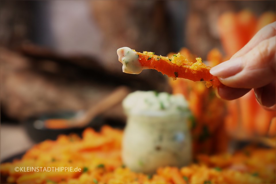 Karottenpommes / Möhrenpommes / Karottensticks / Möhrensticks / vegane Remouladensoße
