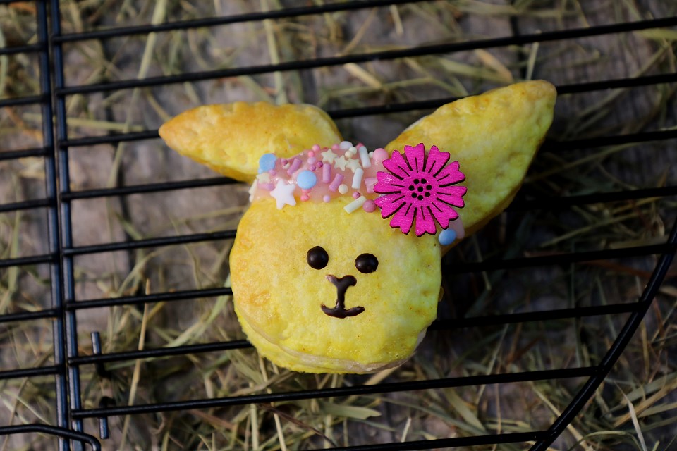 Vanille-Blätterteig-Osterhasen - ein Highlight für deinen Osterbrunch, den Osterkaffee, im Osternest - Ostern vegan ist einfach und lecker