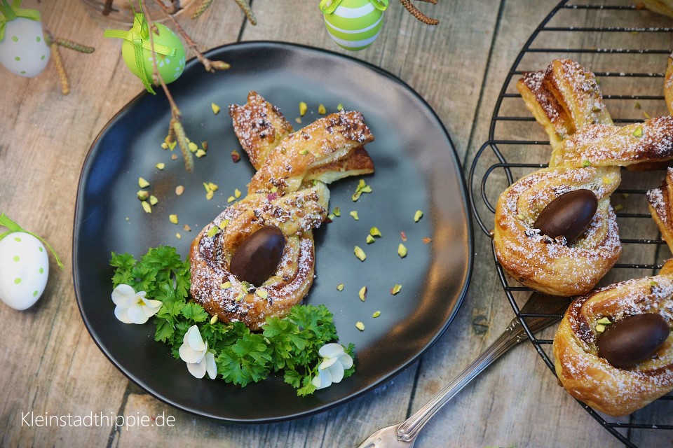 Pistazien-Blätterteig-Osterhasen